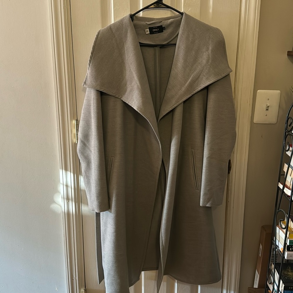 Women’s Wrap Overcoat in Gray